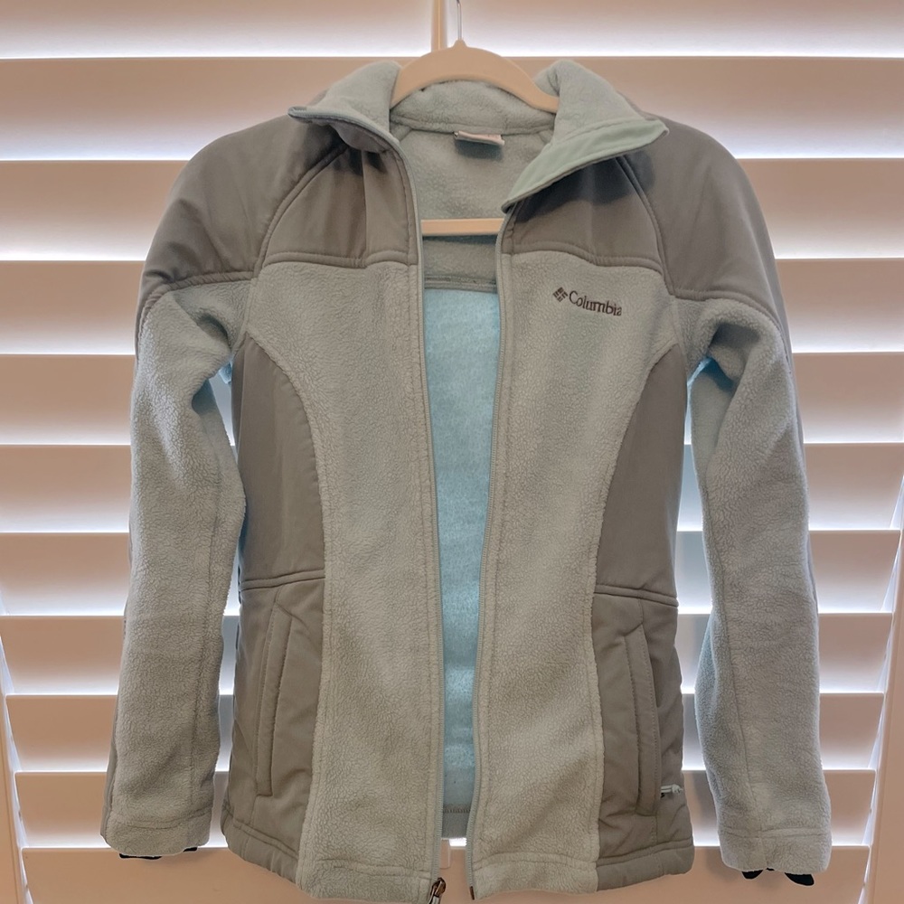 GUC Women’s small Columbia full zip fleece jacket light blue